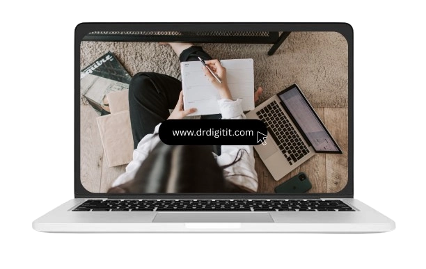 leading-digital-marketing-freelancer-in-dubai-computer-with-domain-name
